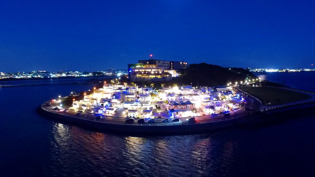 Senagajima Island Resort & Spa Tomigusuku Экстерьер фото